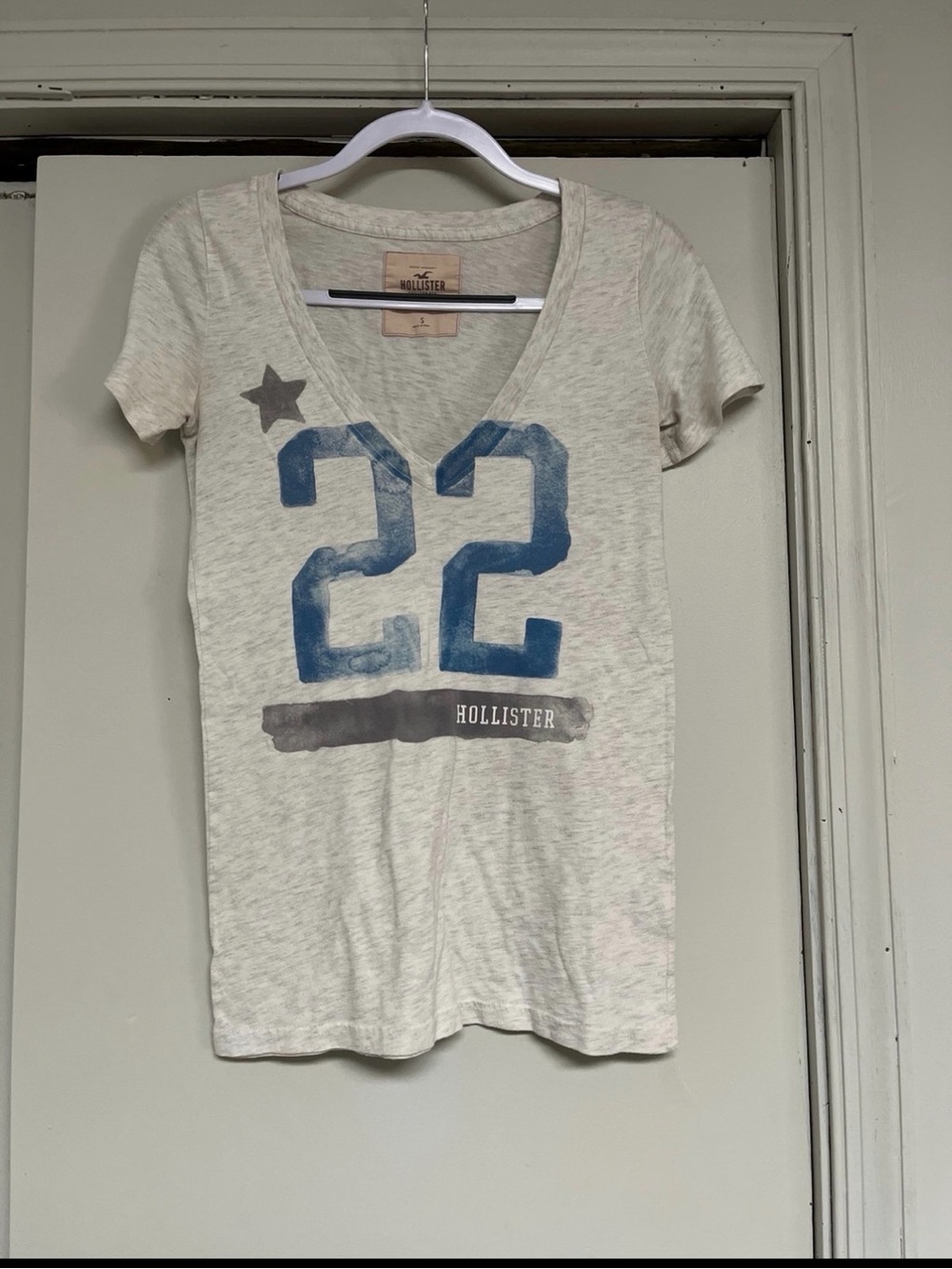Hollister Cream V-Neck Tee with Blue '22' Graphic